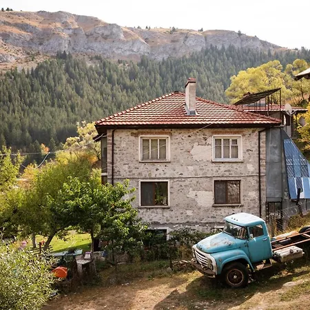 къща до гората 特里格拉德