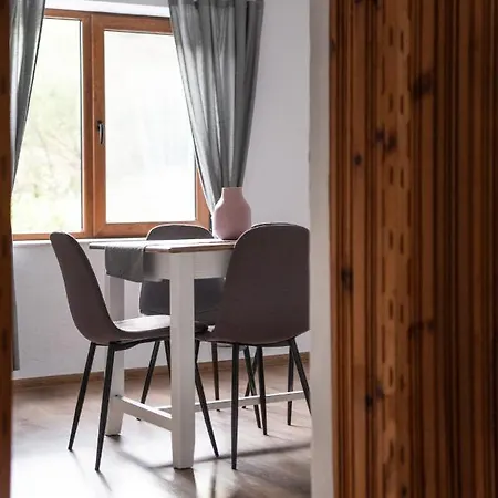 招待所 къща до гората 3*