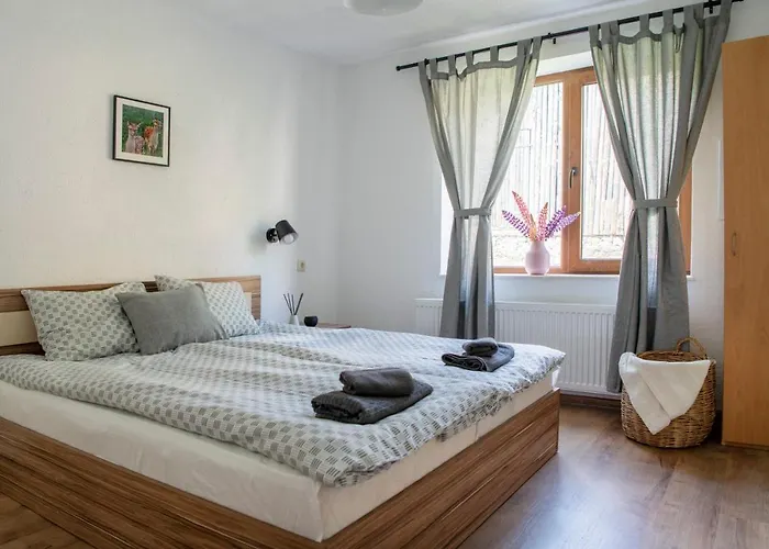 Gasthuis къща до гората